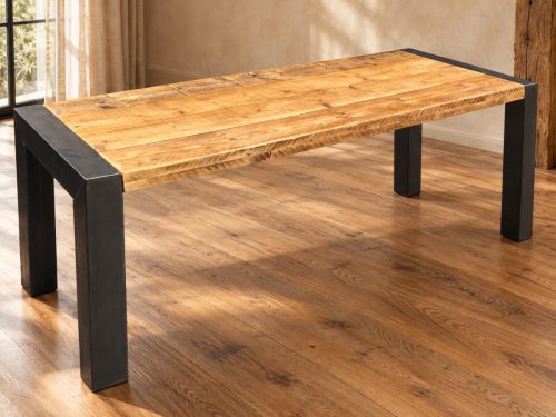 Steigerhouten eettafel met zwart stalen onderstel
